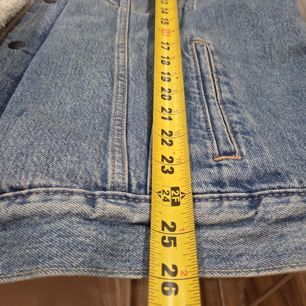 Levi's Classic Blue Denim Jacket with Sherpa Lining XL - Picture 15 of 16